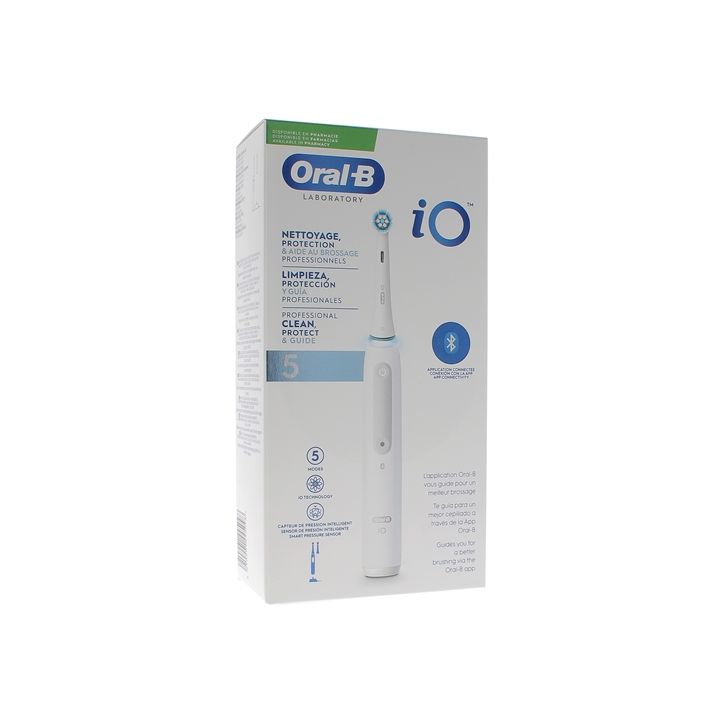 Brosse &agrave; dents &eacute;lectrique nettoyage & protection IO5 Oral-B - une brosse &agrave; dents &eacute;lectrique