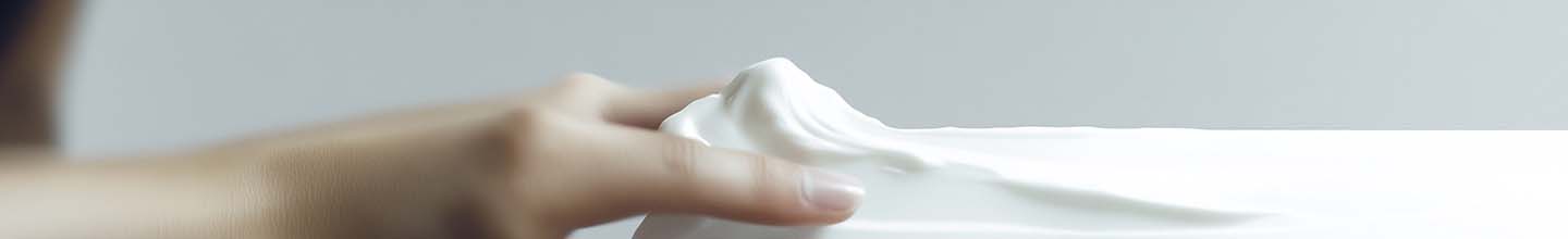 Comment se d&eacute;maquiller avec du lait d&eacute;maquillant ?