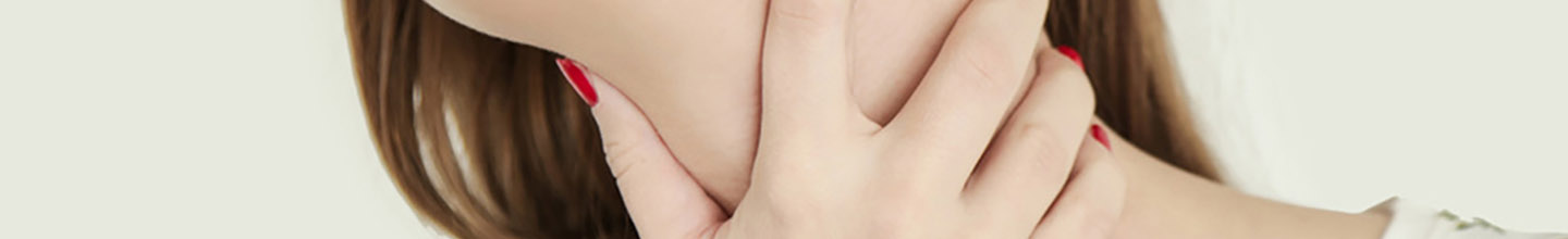 Quelles peuvent être les causes des maux de gorge qui persistent ?