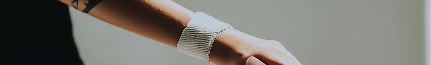 Combien de temps un pansement hydrocolloïde peut-il rester en place ?